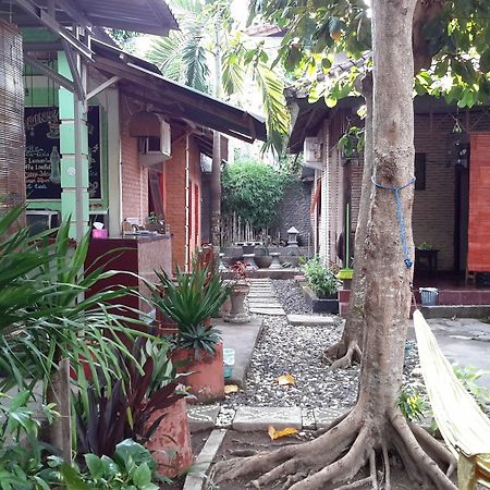 Mandiri Senggigi Homestay Exterior photo